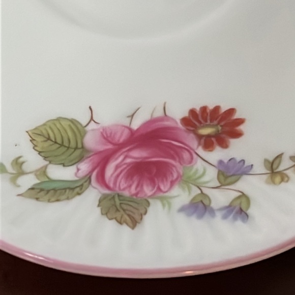 Shelley Rose and Red Daisy Demitasse Cup & Saucer DISCONTINUED! - Picture 10 of 16